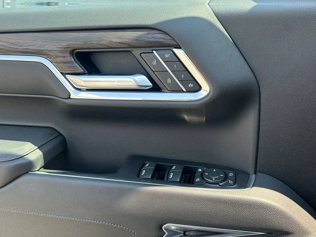 New 2026 Onyx Black GMC SLT image 29