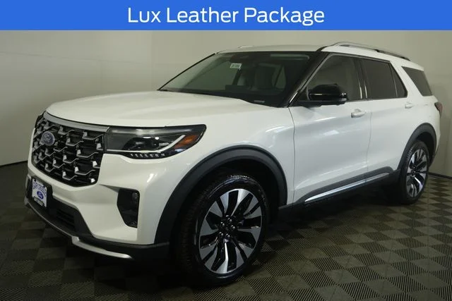New 2026 Star White Metallic Tri-Coat Ford Platinum™ image 4