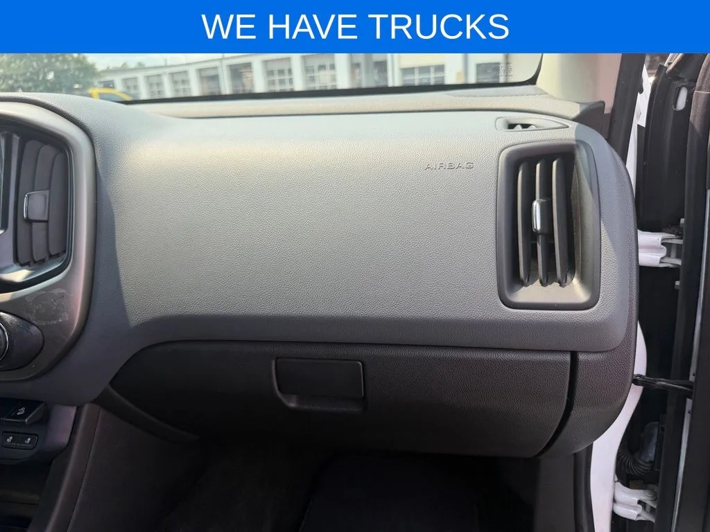 Used 2017 White Chevrolet Z71 image 34