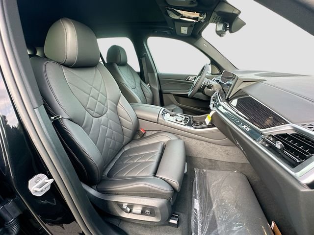 New 2026 Black BMW sDrive40i image 23