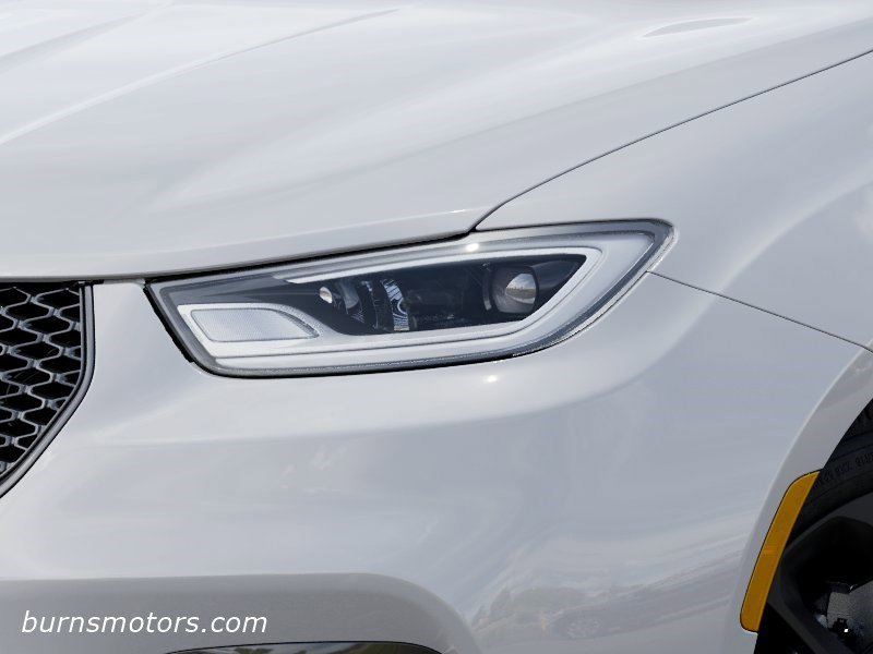 New 2026 Bright White Clear-Coat Exterior Paint Chrysler Select S image 10