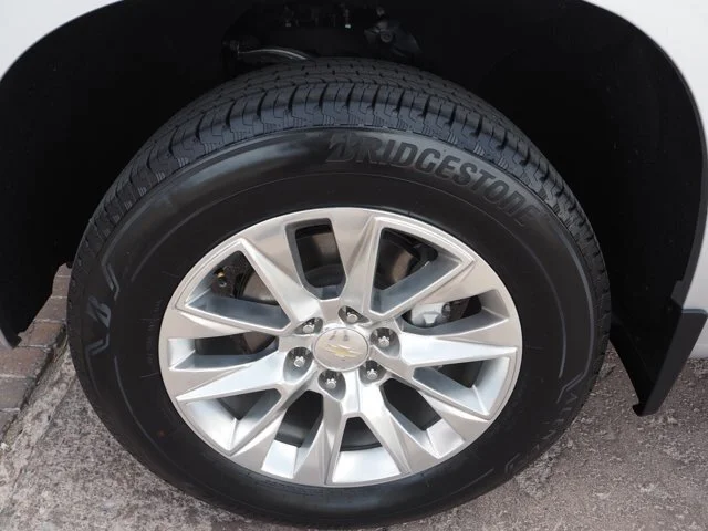 Used 2020 Silver Ice Metallic Chevrolet LTZ image 5