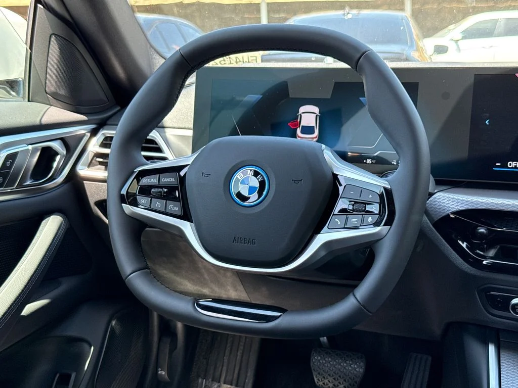New 2026 White BMW eDrive40 image 21