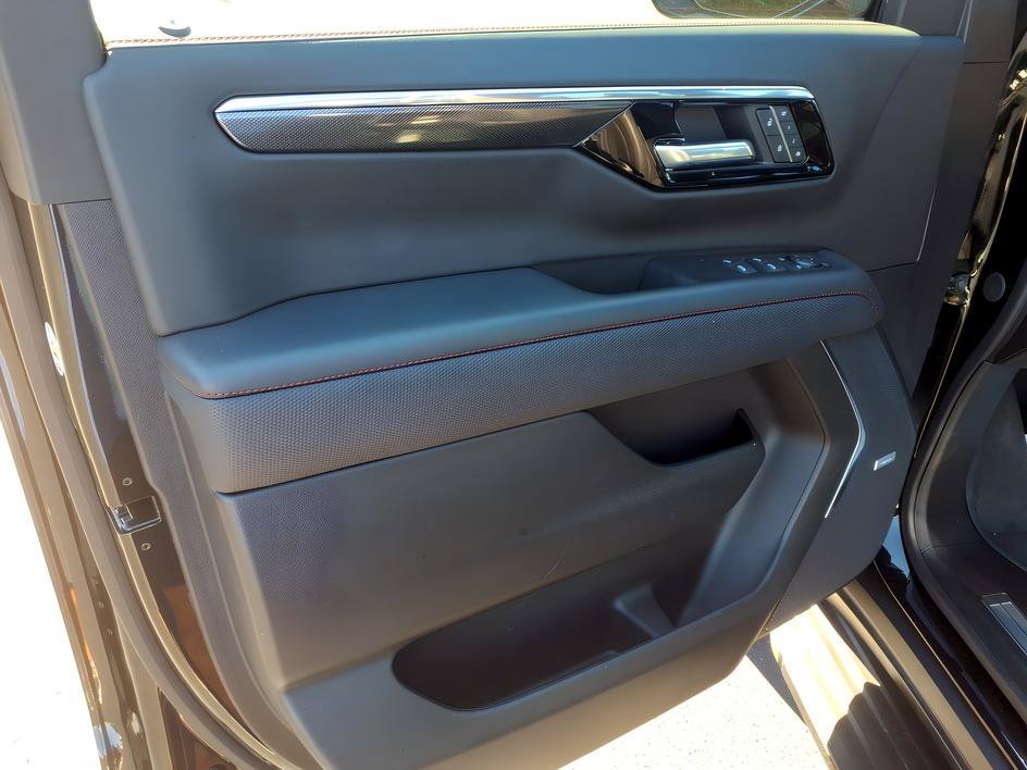 Used 2025 Black Chevrolet RST image 17
