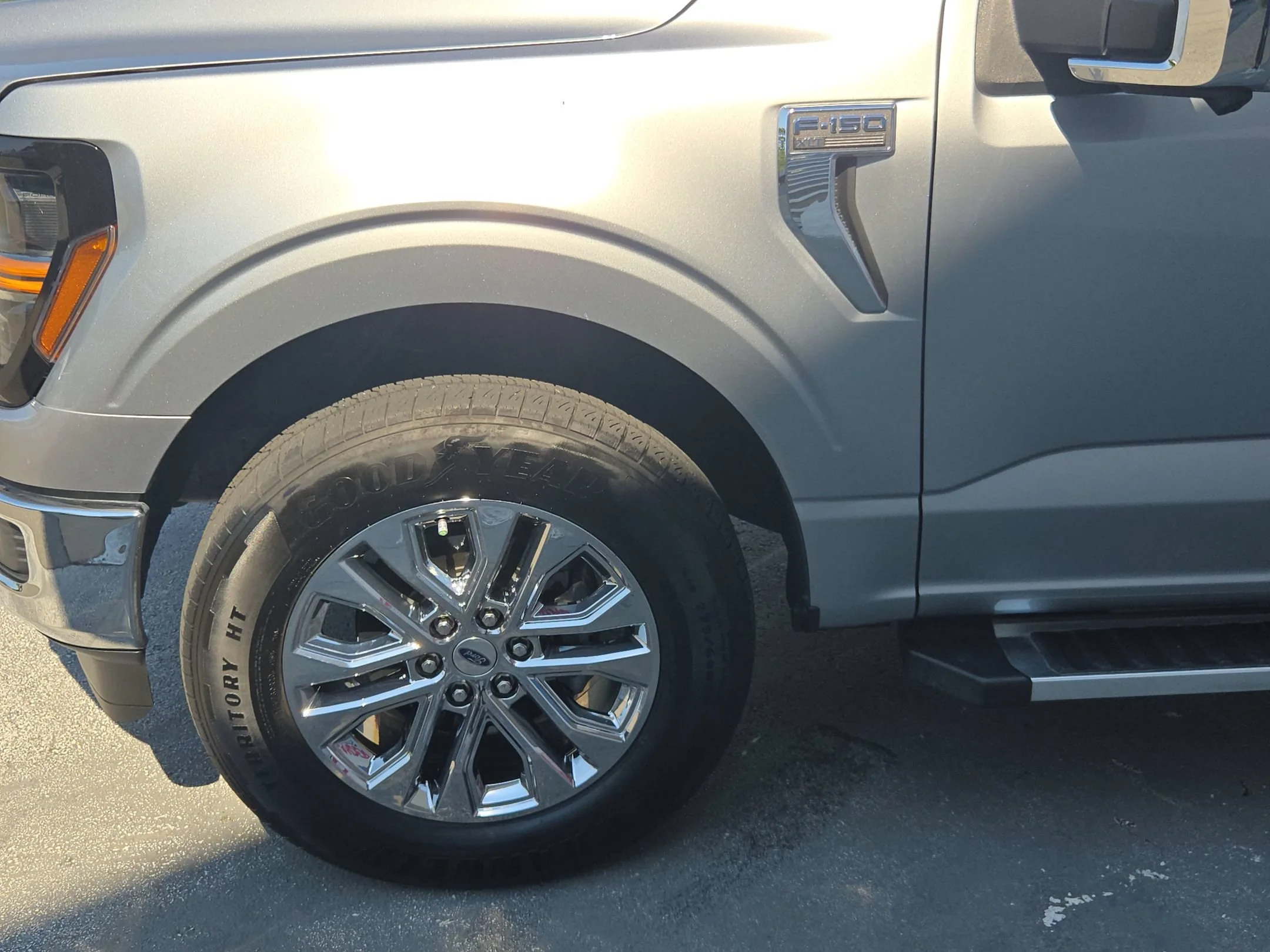 Used 2024 Iconic Silver Metallic Ford XLT image 17