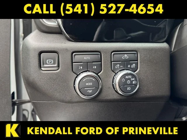 Used 2024 White GMC Elevation image 23