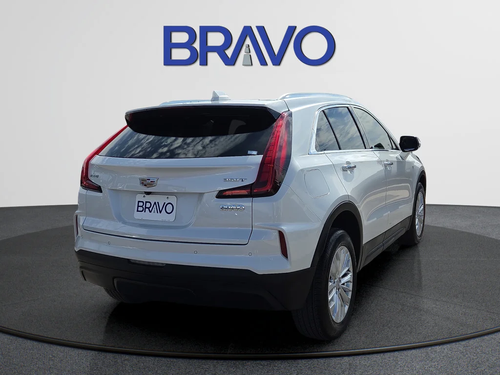 Used 2024 Crystal White Tricoat Cadillac Luxury image 4