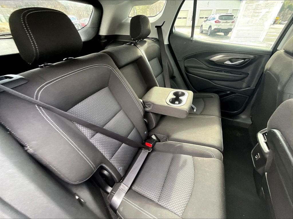 Used 2024 Ebony Twilight Metallic GMC SLE image 16