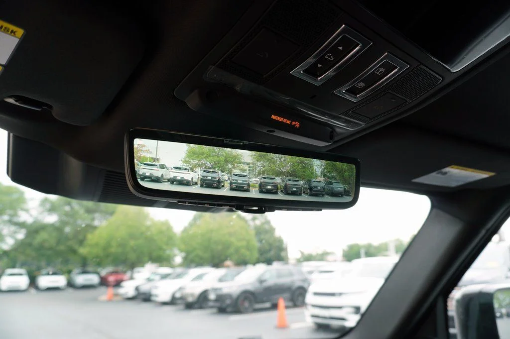 Certified Used 2025 Black Land Rover X-Dynamic SE image 22