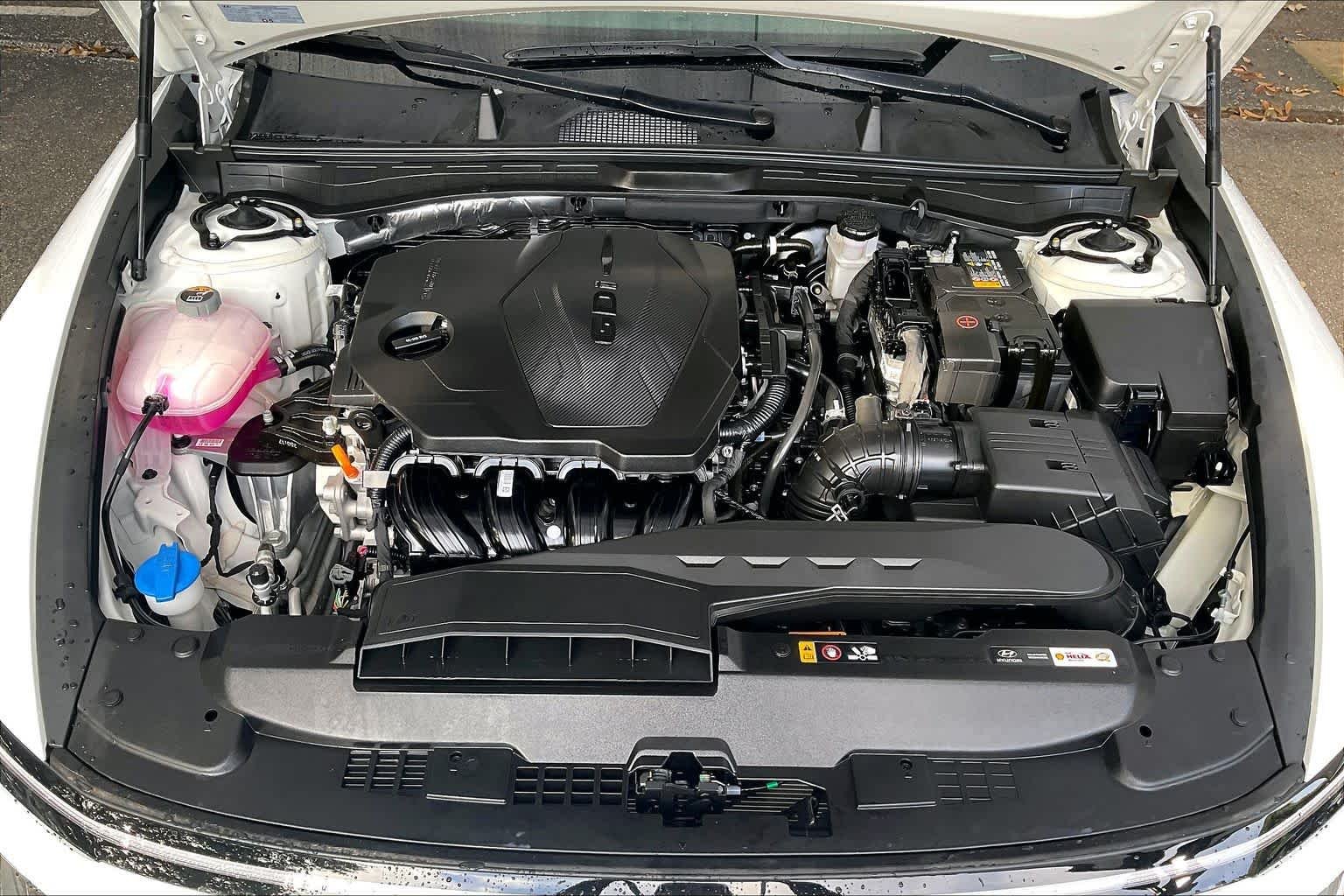 Used 2025 Serenity White Hyundai SE image 32