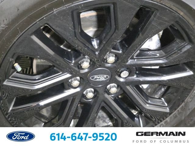 Used 2025 Carbonized Gray Metallic Ford Lariat image 13