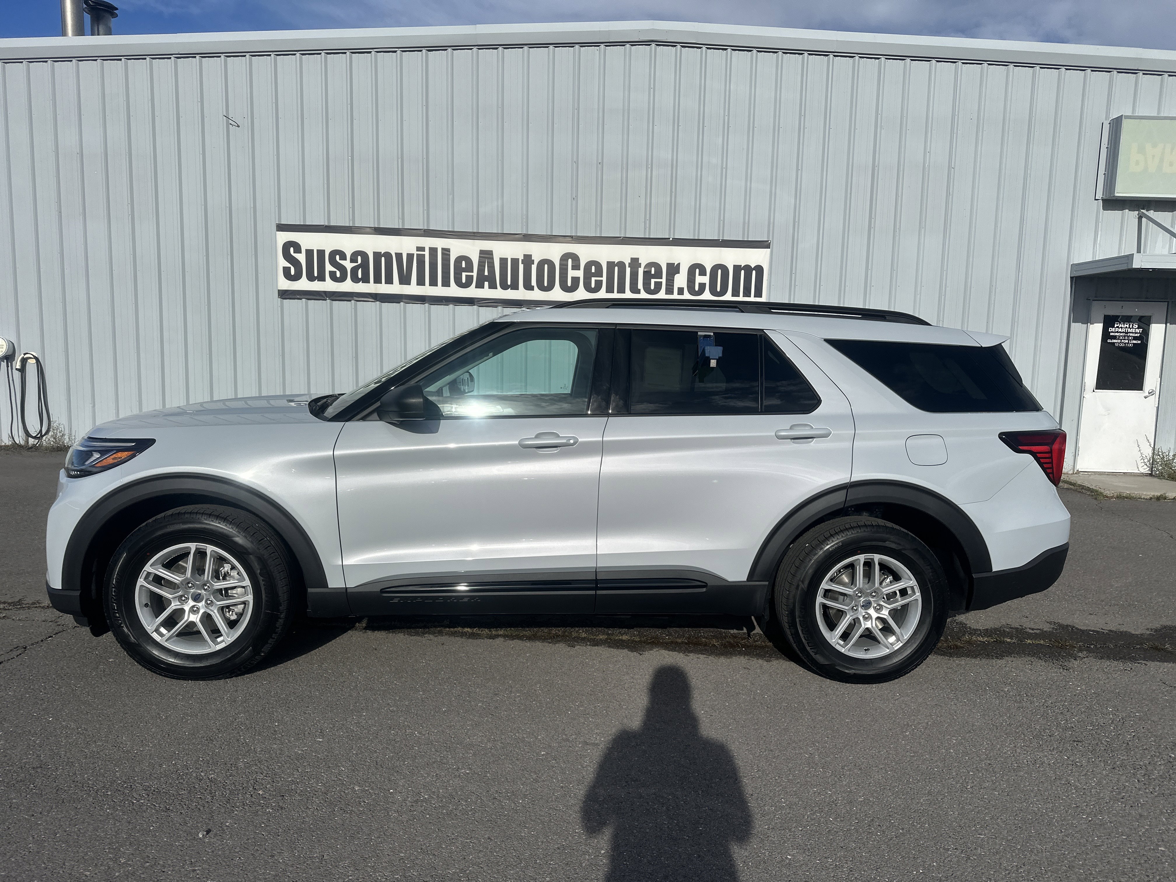 New 2026 Space White Metallic Ford Active image 2