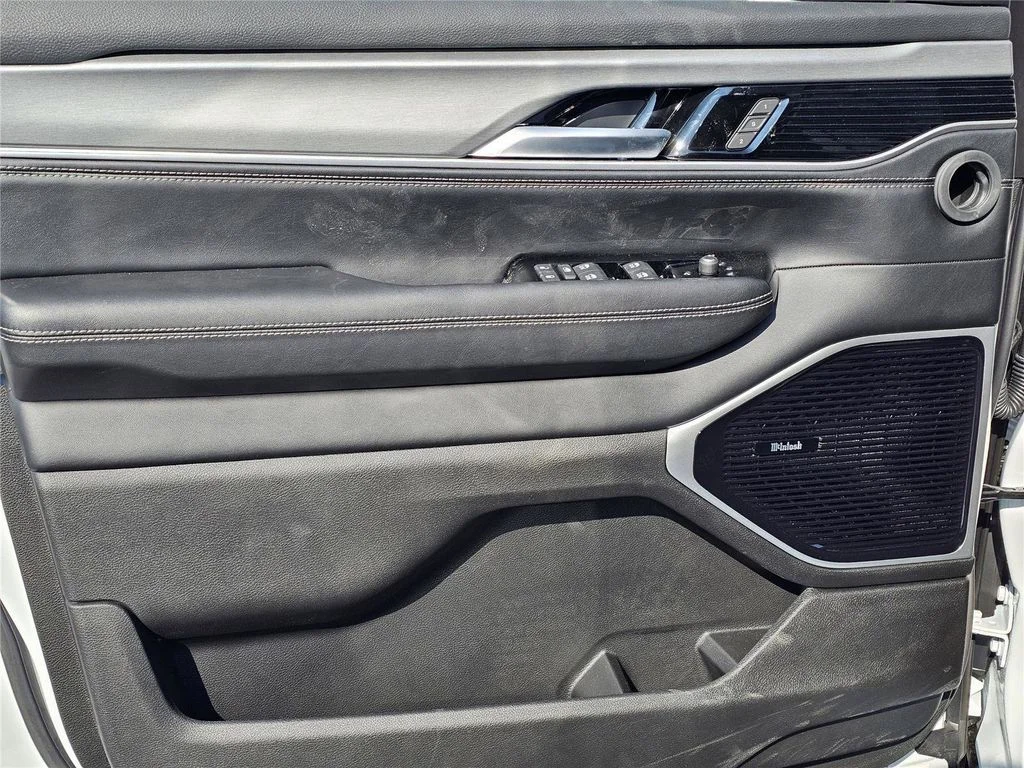 2026 Jeep Grand Wagoneer Limited Reserve - Photo 14