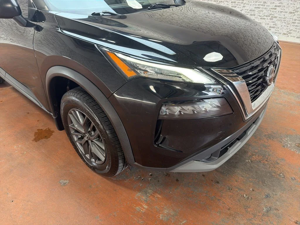 Used 2023 Black Nissan S image 9