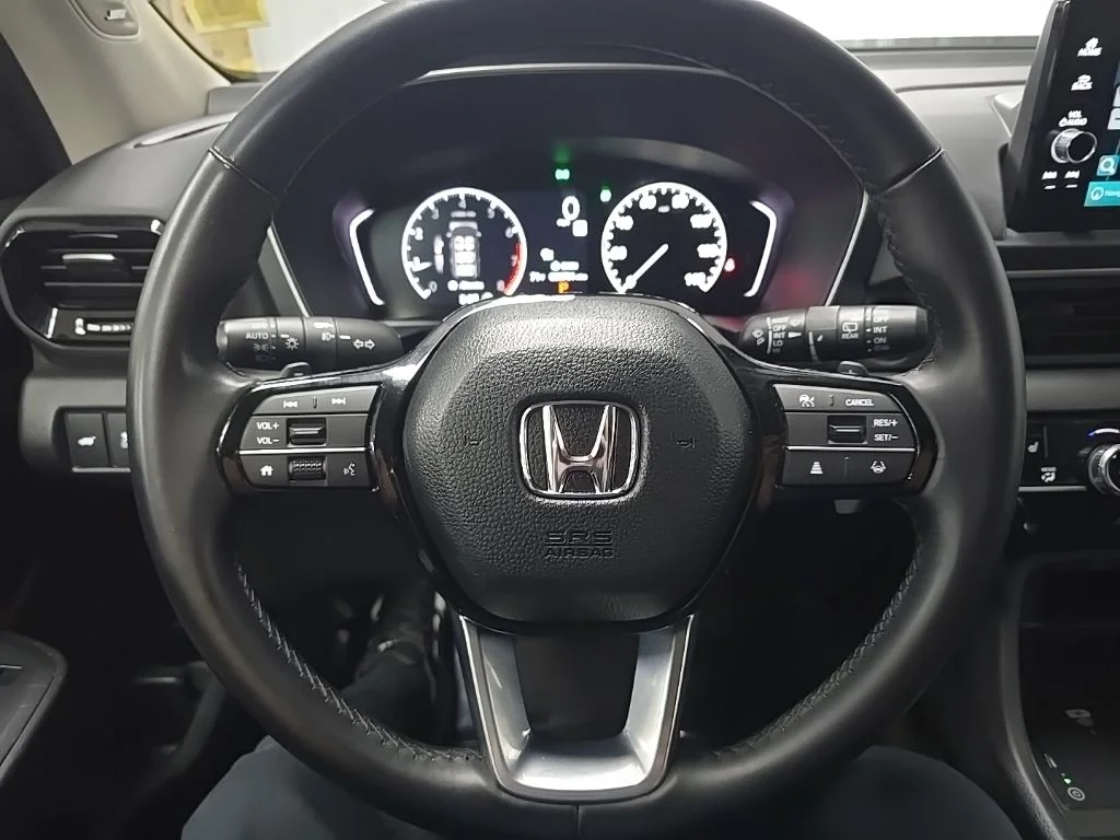 Used 2025 Platinum White Pearl Honda Touring image 19