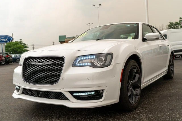Used 2023 White Chrysler Touring image 2