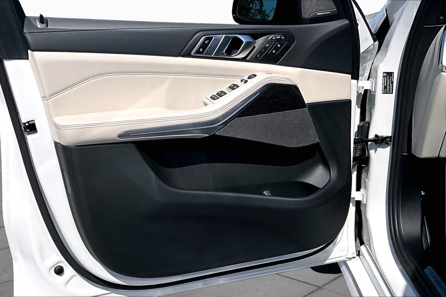Used 2026 Alpine White BMW xDrive40i image 20