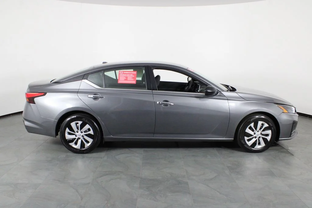 2025 Nissan Altima S - Photo 12