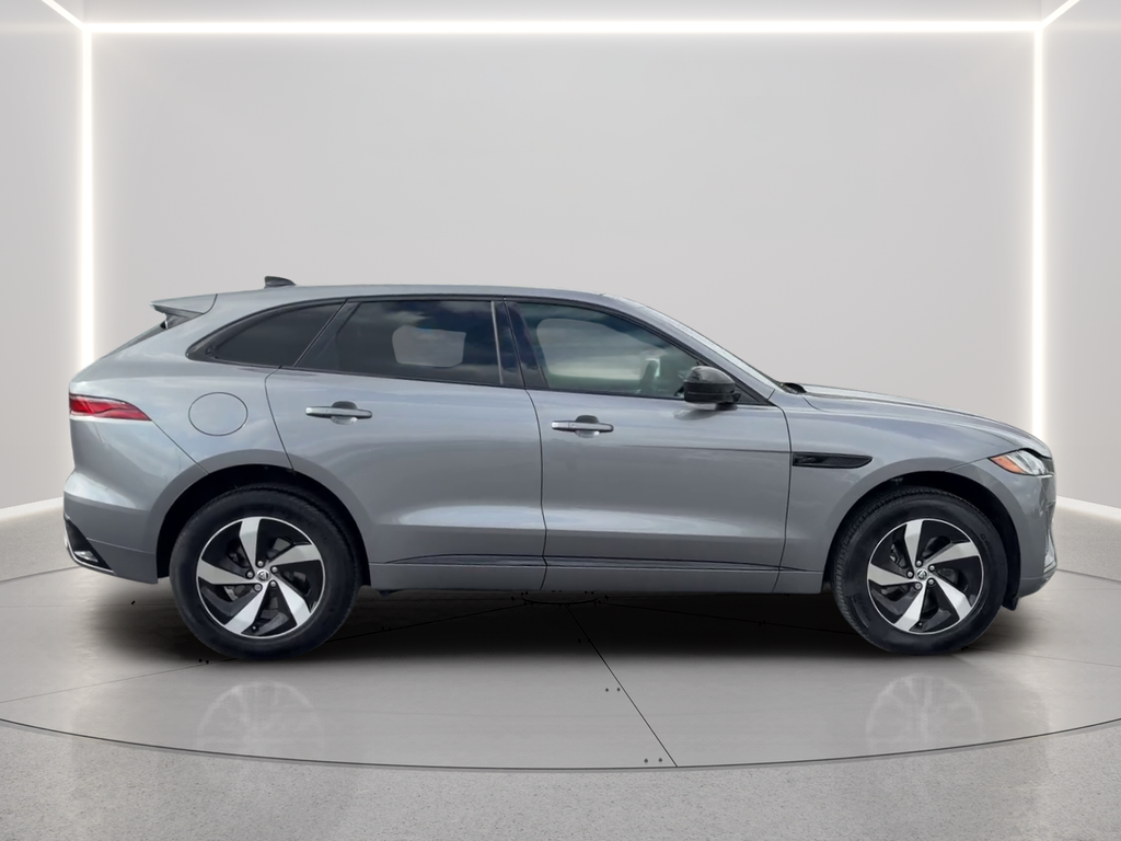 Used 2025  Jaguar P400 R-Dynamic S image 36