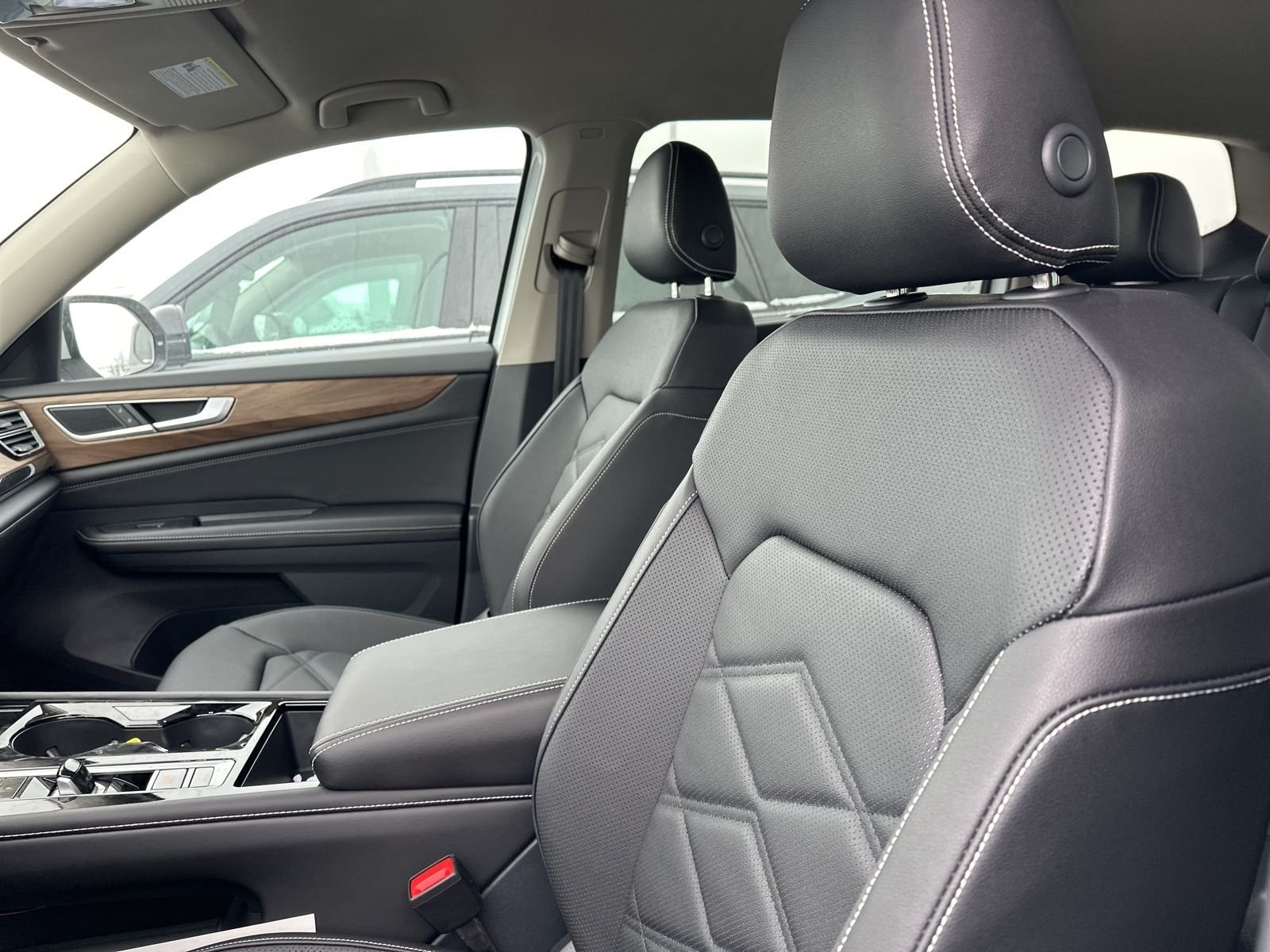 New 2026 White/off-white Volkswagen 2.0T SE w/Technology image 11