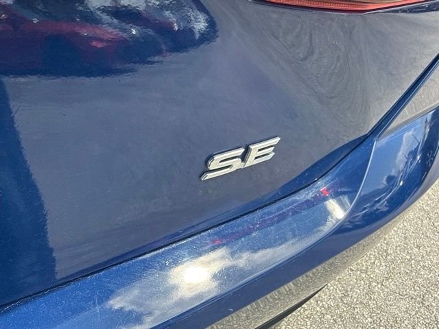 2025 Toyota Camry SE - Photo 10