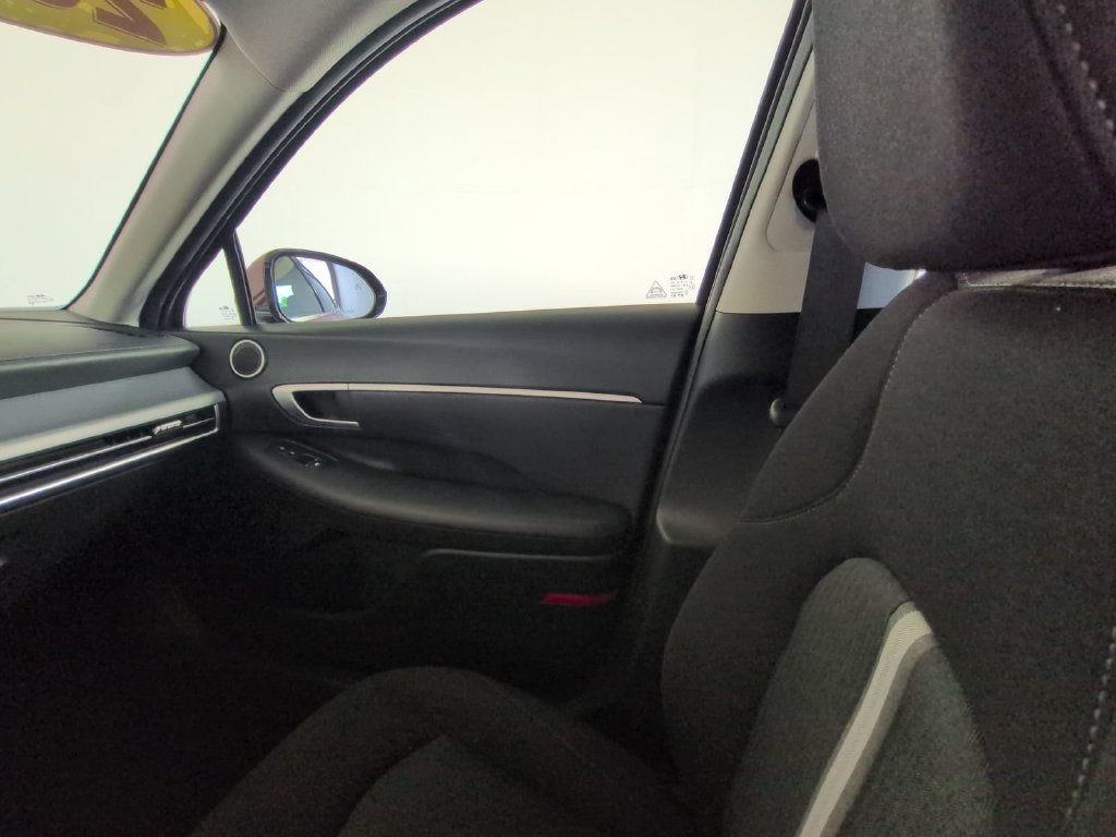Used 2025 Red Hyundai SEL image 28