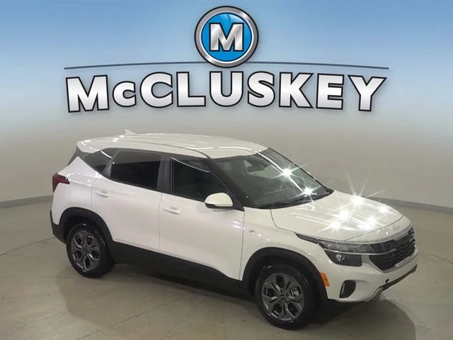 Used 2026 White Kia LX image 26