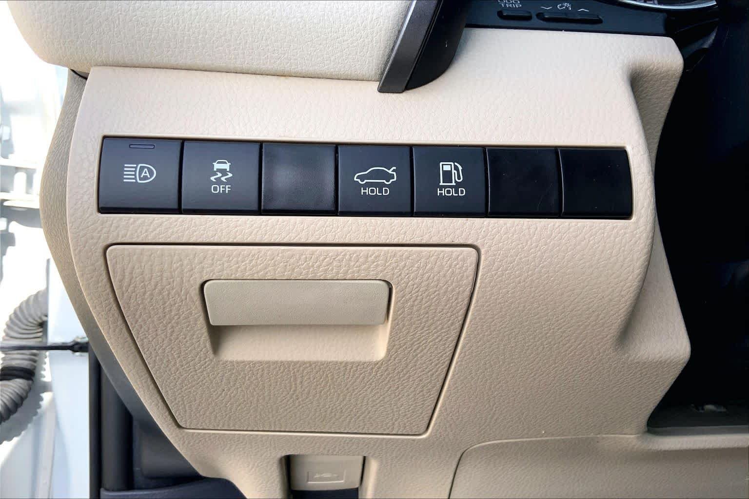 Used 2023 Ice Cap Toyota LE image 33