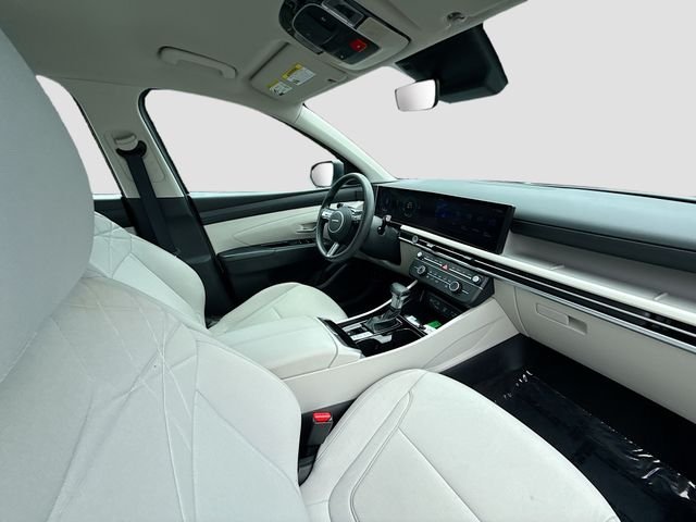 Used 2025 White Hyundai SE image 26