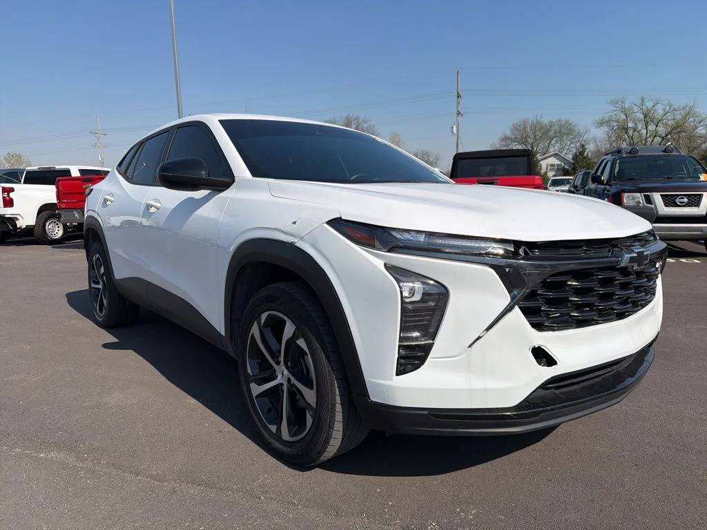 Used 2024 White Chevrolet 1RS image 3
