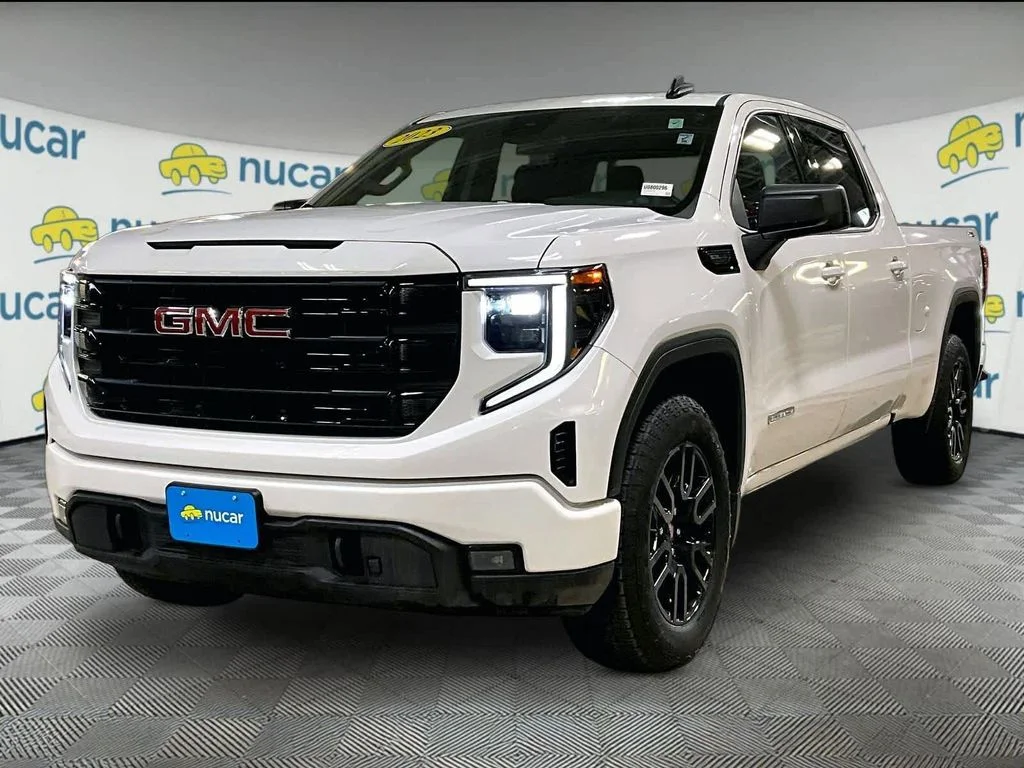 Used 2023 White GMC Elevation image 3