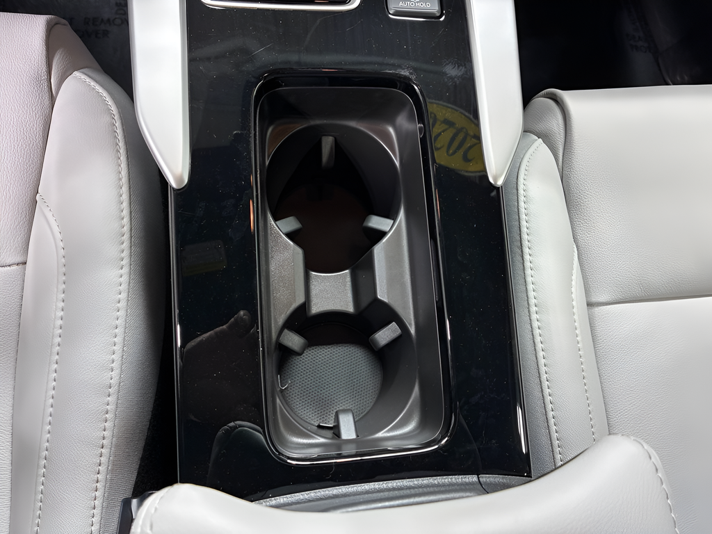 New 2026 Labrador Black Pearl Mitsubishi SEL image 13
