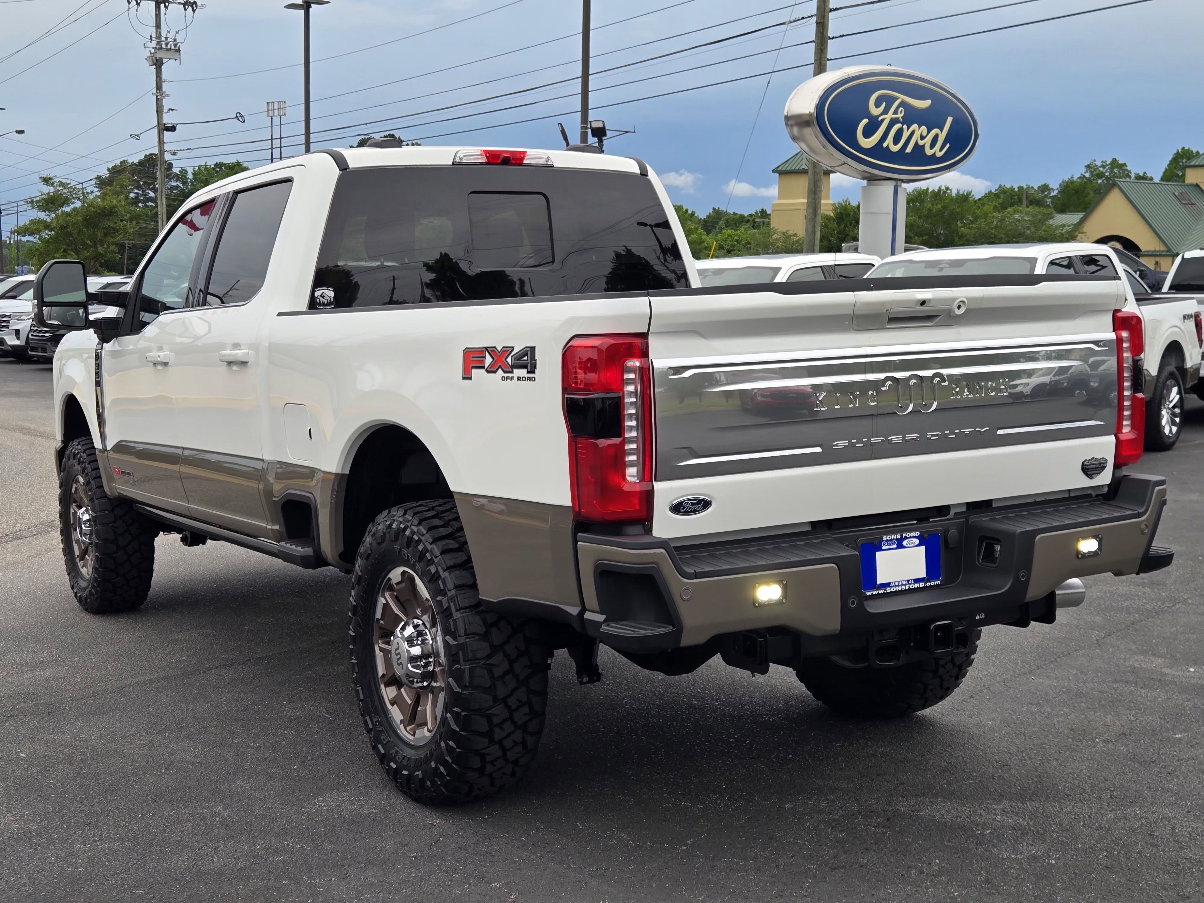 New 2026 STAR WHITE Ford King Ranch image 9