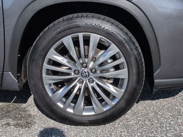 Used 2023 Gray Toyota Platinum image 11