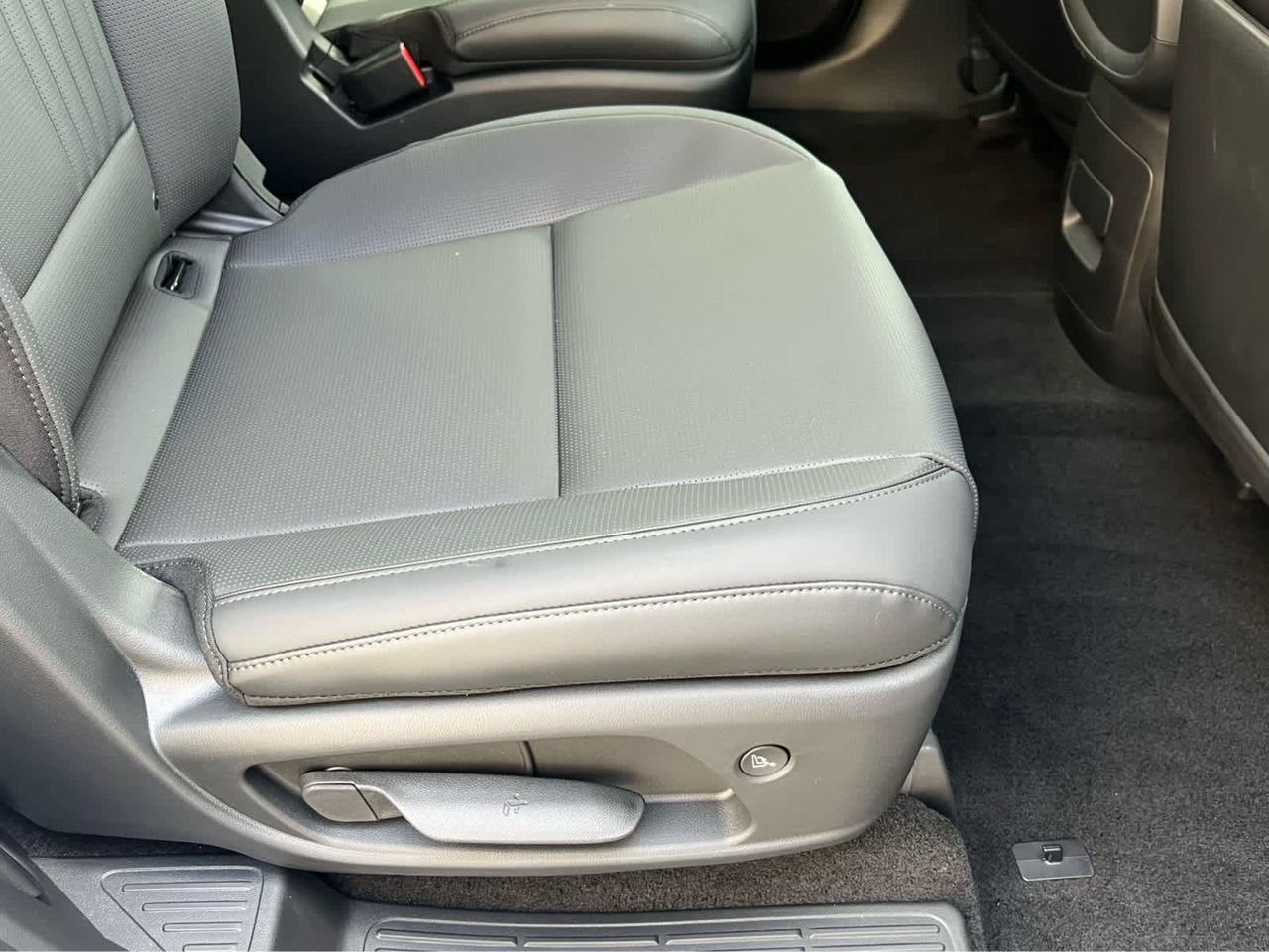 New 2026 Creamy White Pearl Hyundai SEL 7P image 22