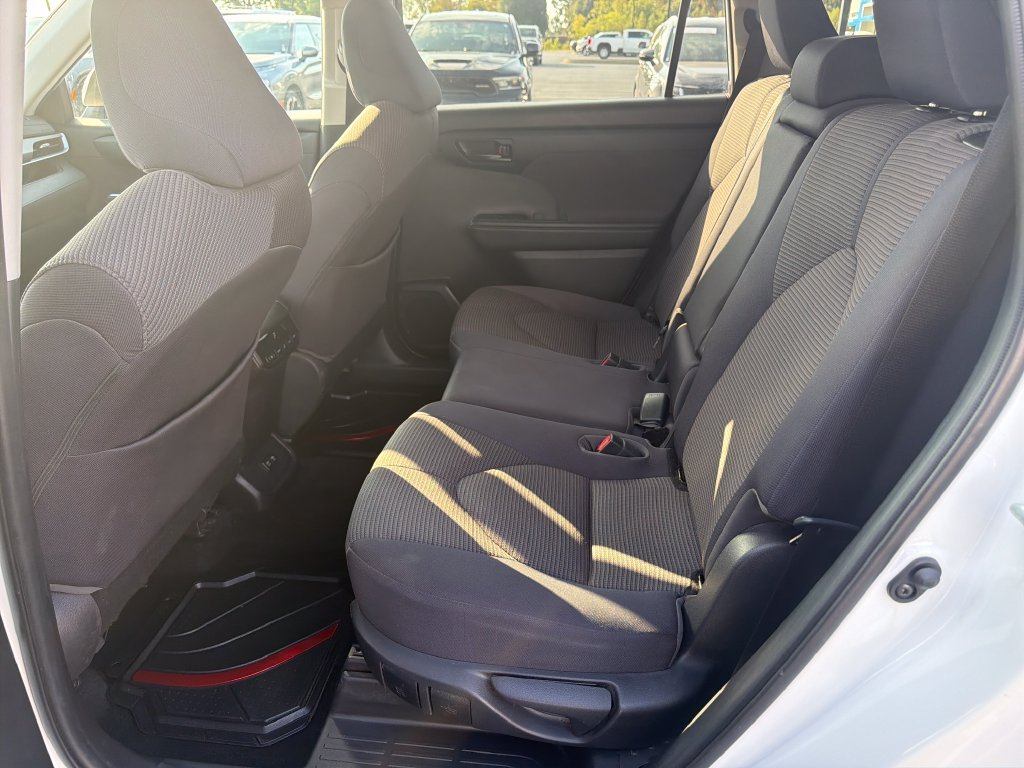 Used 2021 White Toyota LE image 15