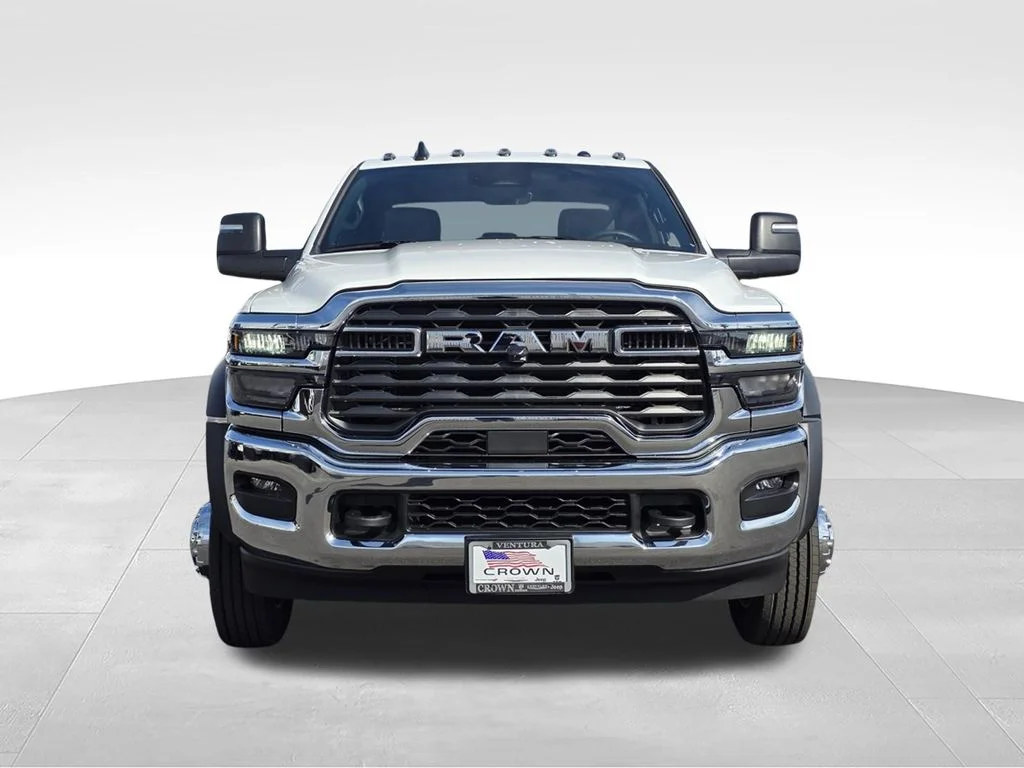 New 2026 Bright White Clear-Coat Exterior Paint RAM Tradesman image 2