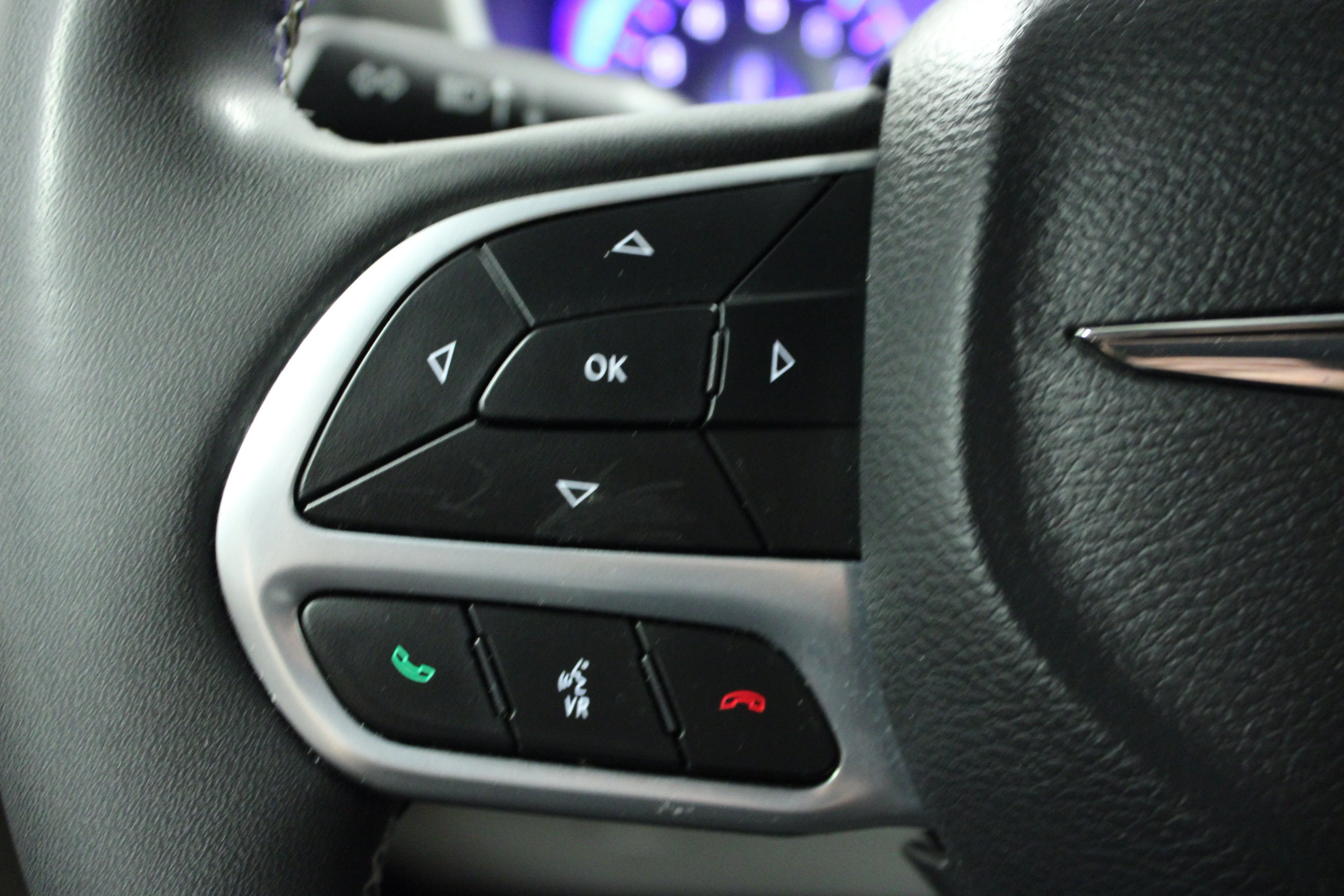 Used 2023 Silver Mist Clearcoat Chrysler Touring L image 21
