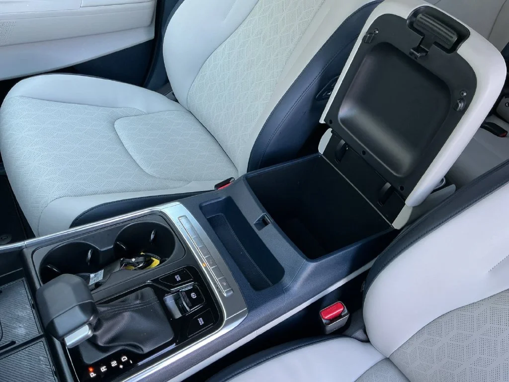Used 2025 White Kia EX image 33