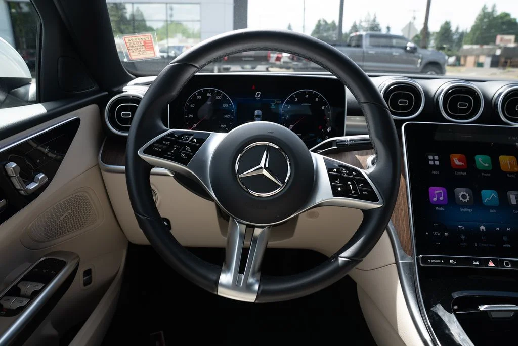 Used 2025  Mercedes-Benz C 300 image 11