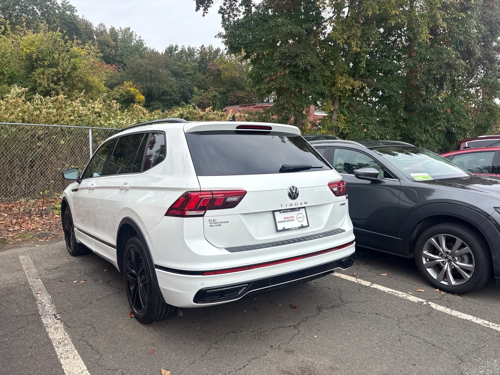 Used 2022 Pure White Volkswagen 2.0T SE R-Line Black image 4