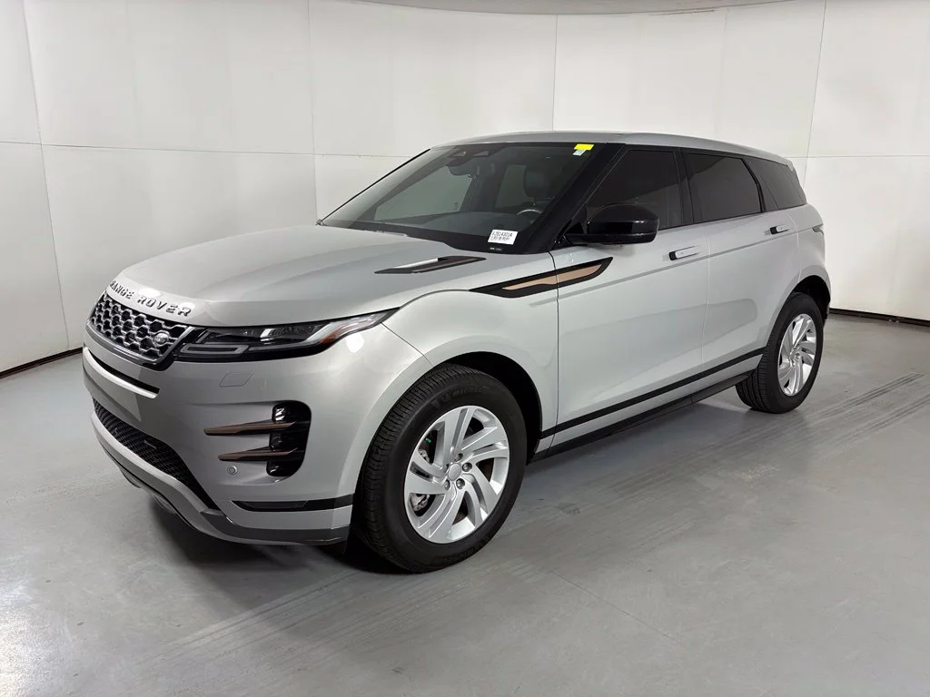 Used 2022 Silver Land Rover Dynamic image 4