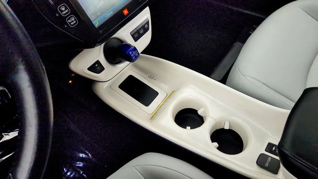 Used 2018 Titanium Glow Toyota Advanced image 15