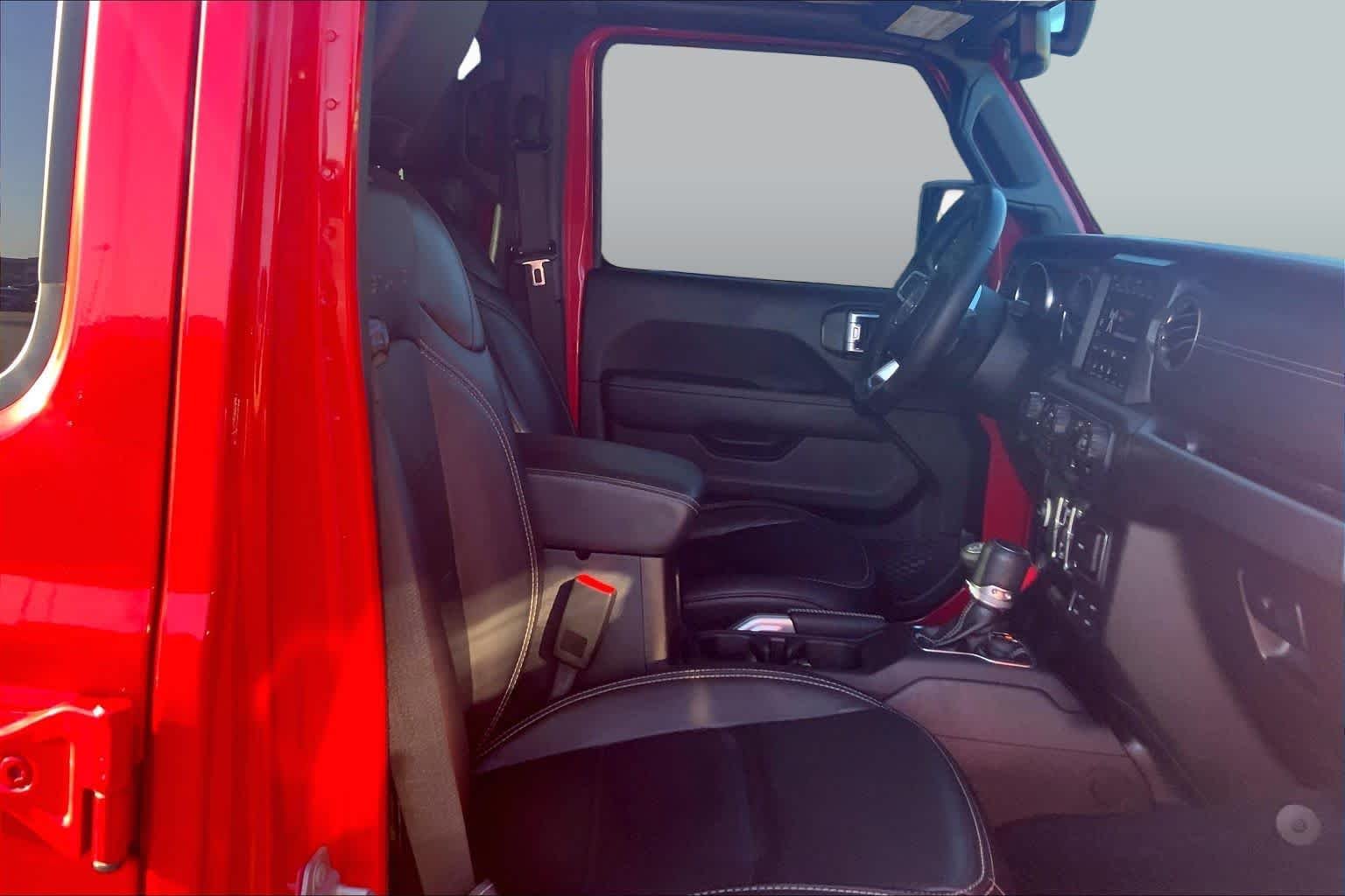 Used 2020 Firecracker Red Clearcoat Jeep Overland image 7