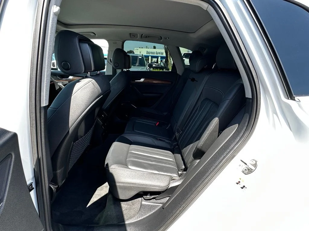 Used 2021 White Audi 55 Premium image 19