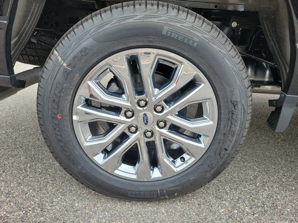 New 2026 Agate Black Metallic Ford XLT image 6