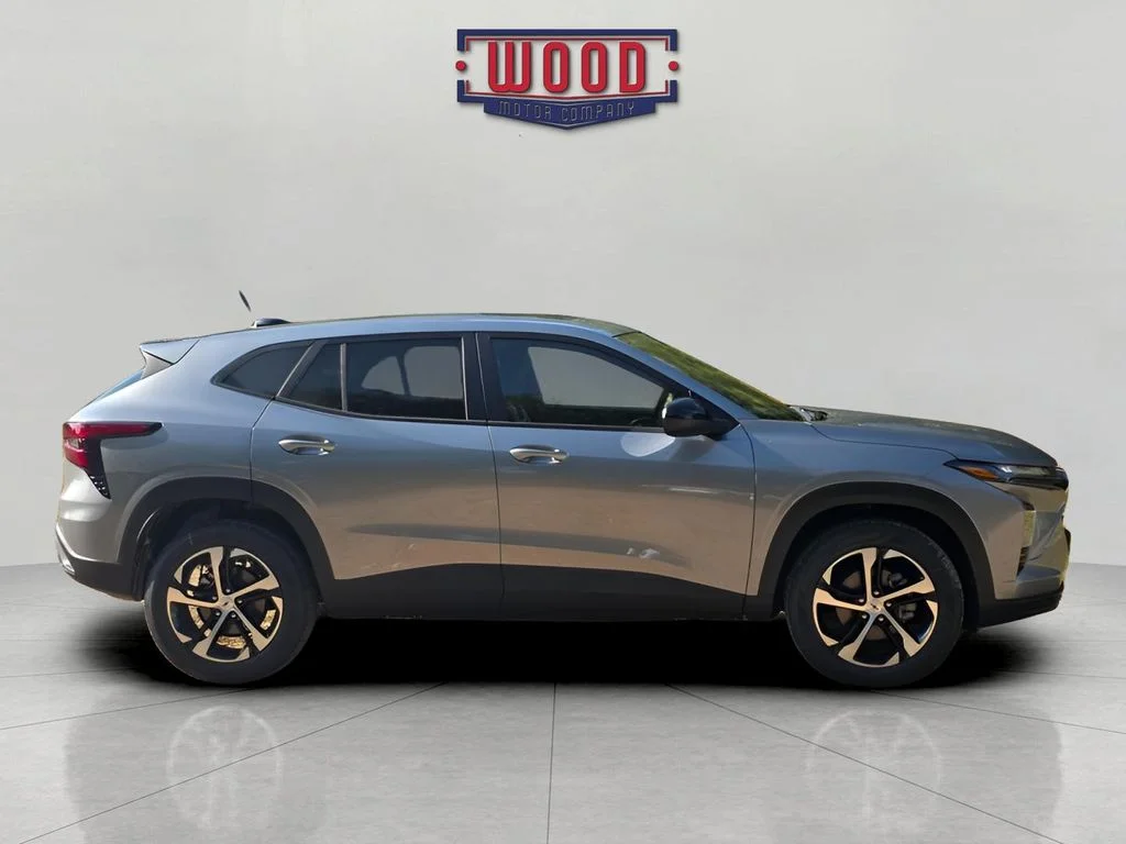 Used 2025 Sterling Gray Metallic Chevrolet 1RS image 2