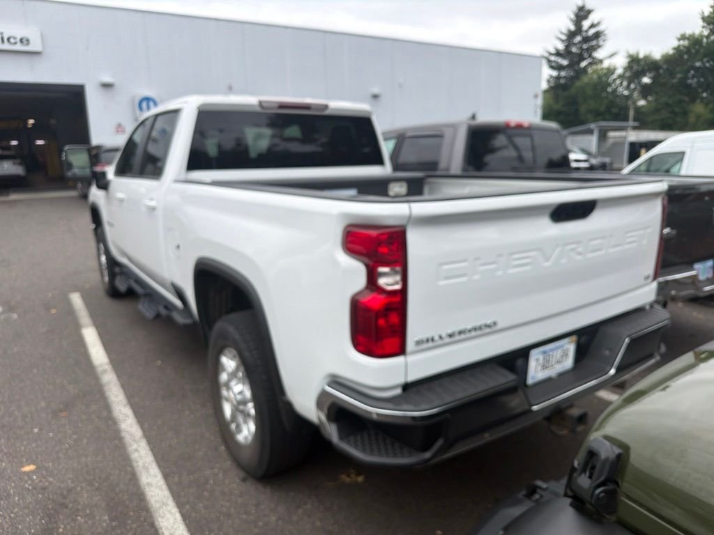 Used 2022 Summit White Chevrolet LT image 6