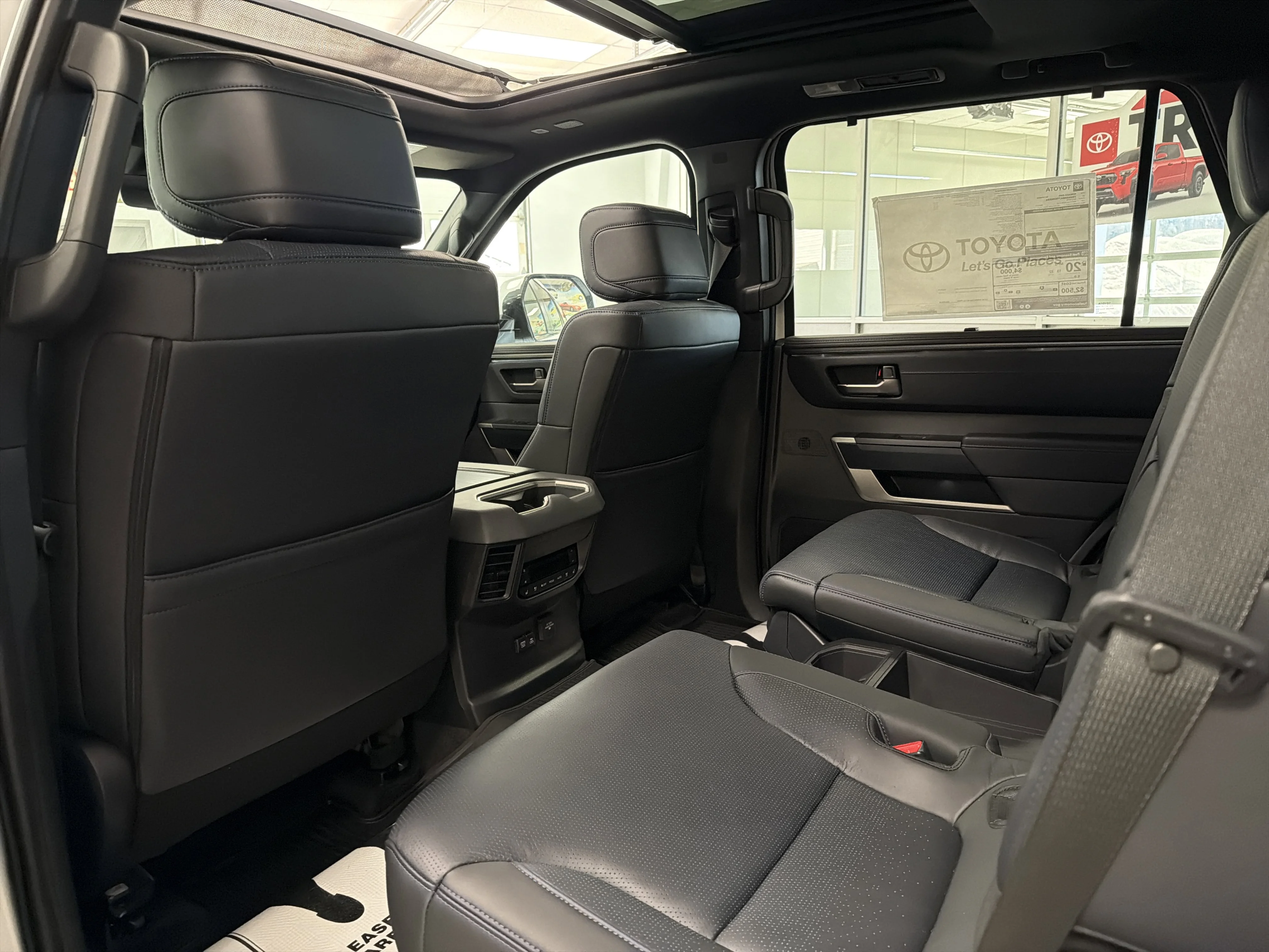 2026 Toyota Sequoia Platinum - Photo 31