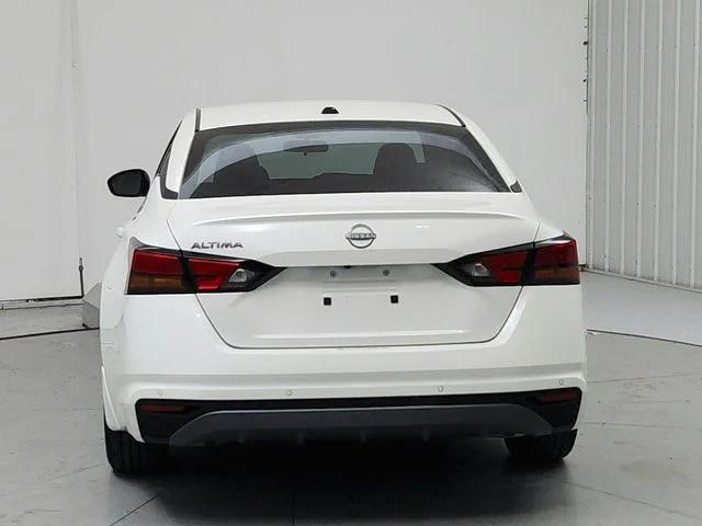 New 2026 White Nissan 2.5 SV image 6